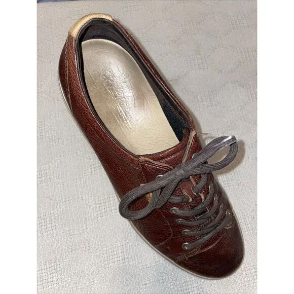 Ecco | Shoes | Ecco Mens Athleisure Shoes Size 5 M Brown  display picture 1